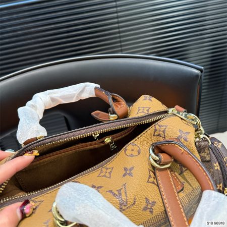 High quality shoulder bag size:24*14c LOV #X0946 - Image 4