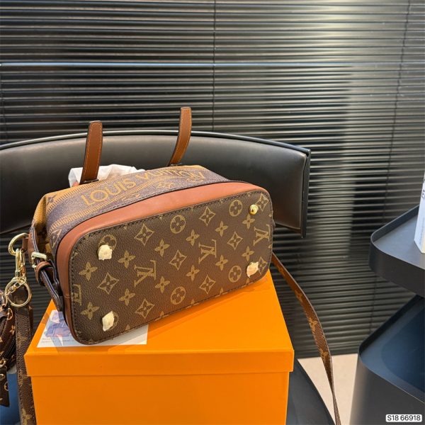 High quality shoulder bag size:24*14c LOV #X0946 - Image 5