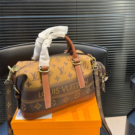 High quality shoulder bag size:24*14c LOV #X0946 - Image 3