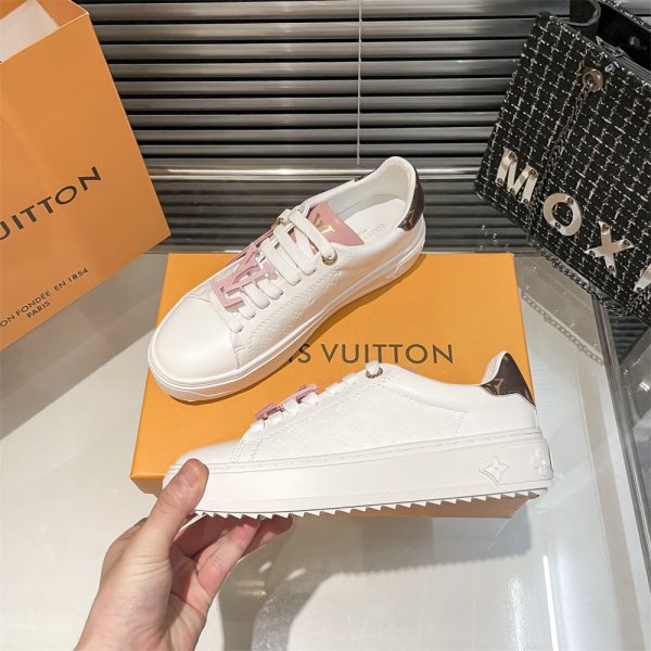 1  sneaker size:5-10 with box free shipping LOV #X0980