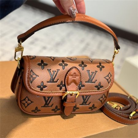 High quiality shoulder bag size:19*10cm LOV DS #X0991