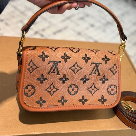 High quiality shoulder bag size:19*10cm LOV DS #X0991 - Image 2