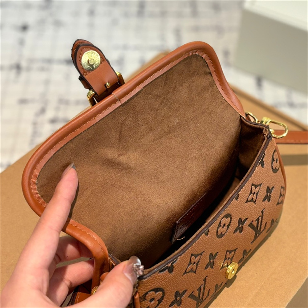 High quiality shoulder bag size:19*10cm LOV DS #X0991 - Image 5
