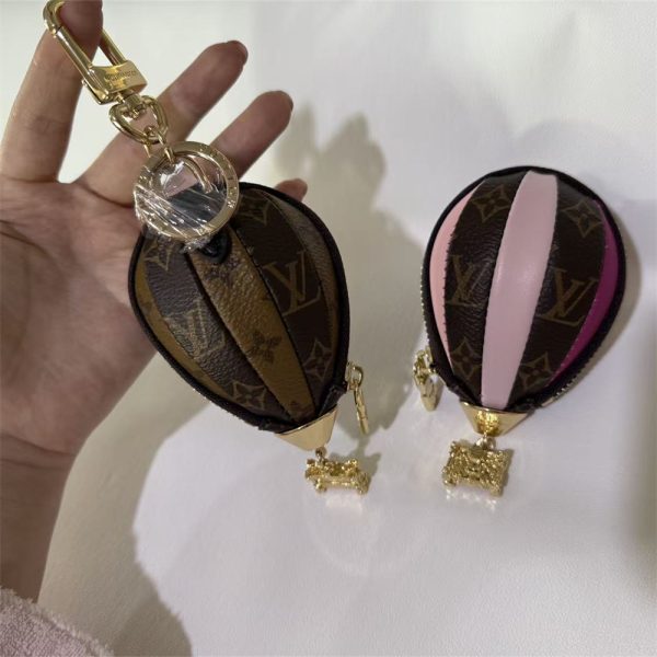 High qualit keychain with box LOV GJT #X0993