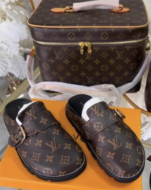 1 set slipper & makeup bag free shipping LOV #X1000