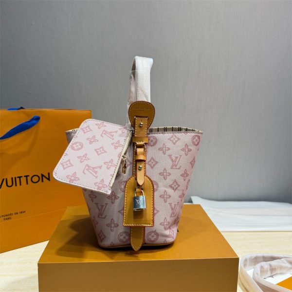 High quality bucket bag size:17*19cm LOV  #28040