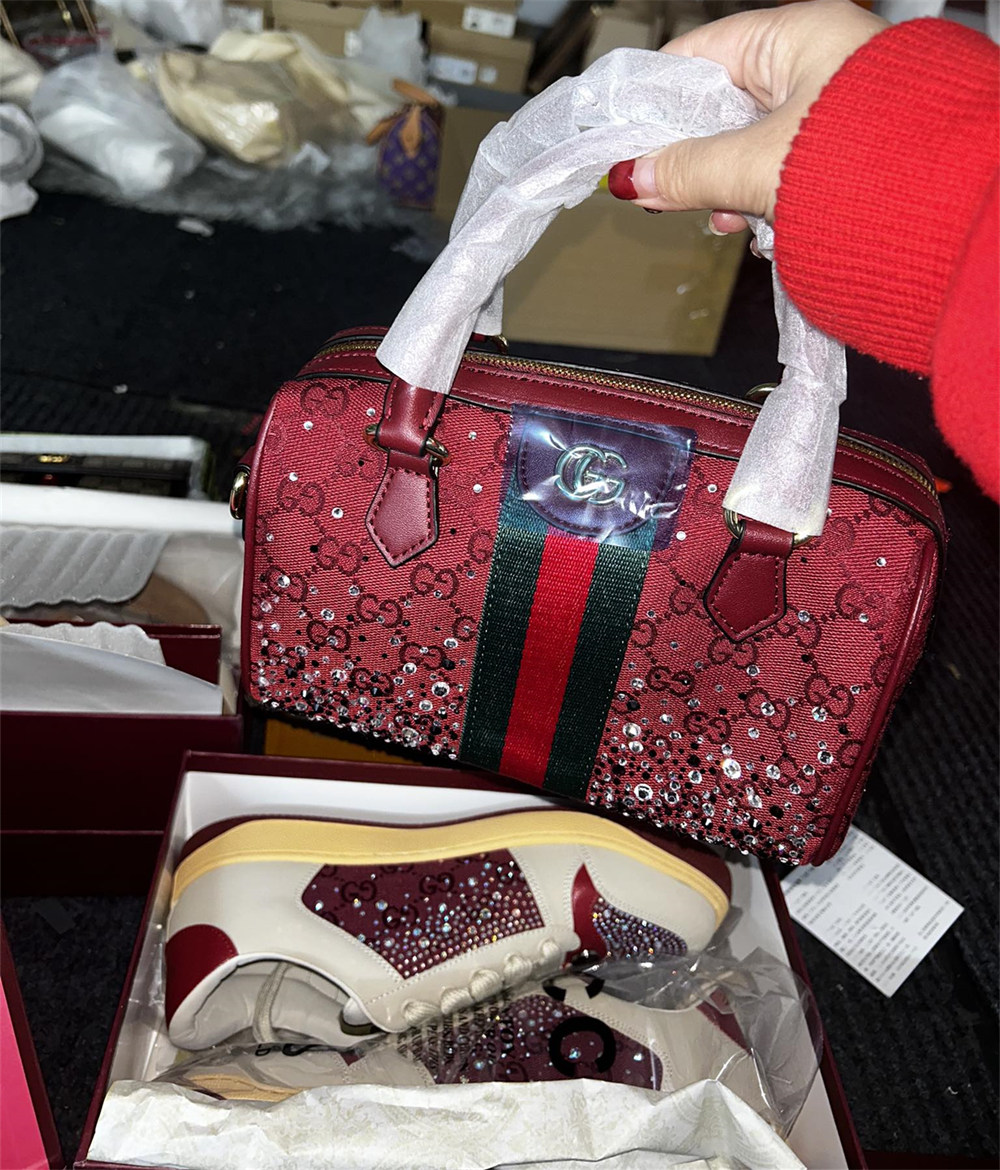 High quality sneaker & bag free shipping GUI #X1045 - Image 1