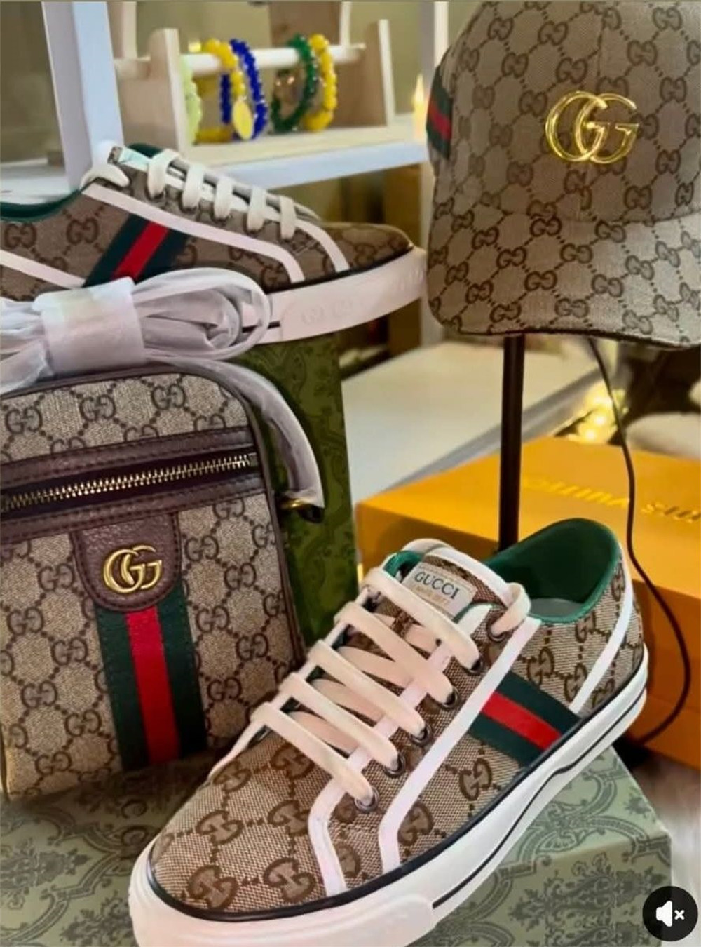 High quality sneaker & messenger bag & hat set free shipping GUI #X1049 - Image 1