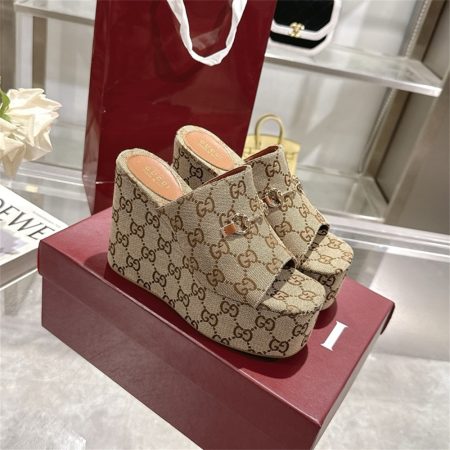 High quality slippers size:5-11 with box GUI ALS #X1067 - Image 2