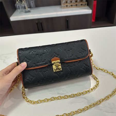 High quality shoulder bag size:20*11cm LOV DS #X1117 - Image 3