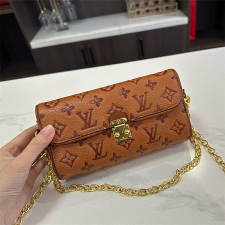 High quality shoulder bag size:20*11cm LOV DS #X1117 - Image 2