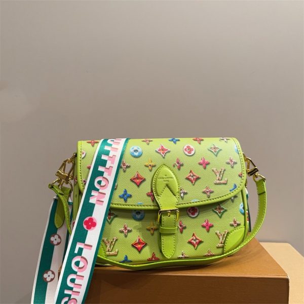 High quality shoulder bag size:25*15cm LOV DS #X1121 - Image 3