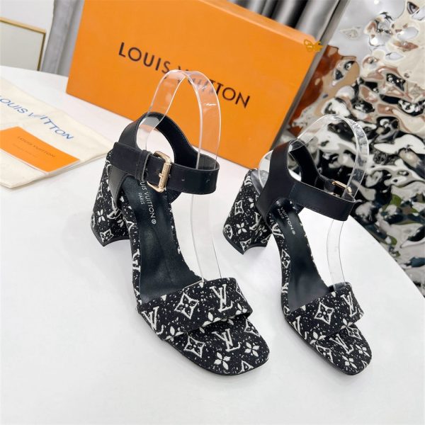 High quality sandals size:5-11 with box free shipping LOV #X1156