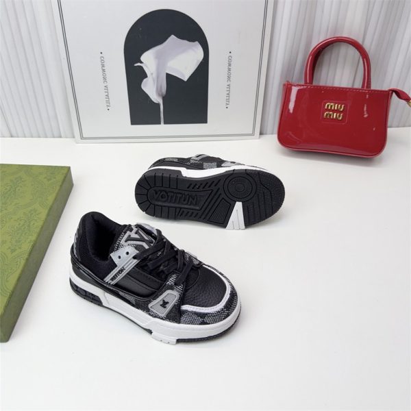 High quality sneaker for kid size:26-35 LOV #X1161
