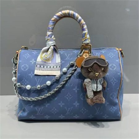 Wholesale fashion bag charm pendant with box LOV #X1200