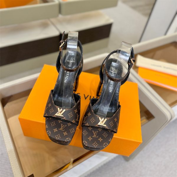 High quality sandals size:5-10 with box free shipping LOV #X1201