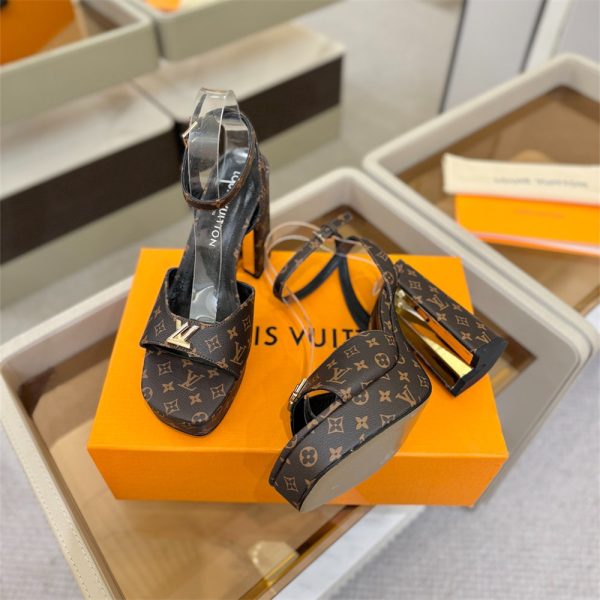 High quality sandals size:5-10 with box free shipping LOV #X1201