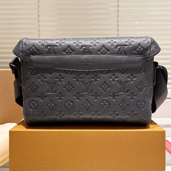 High quality messenger bag size:28*24cm GUI DS #X1227