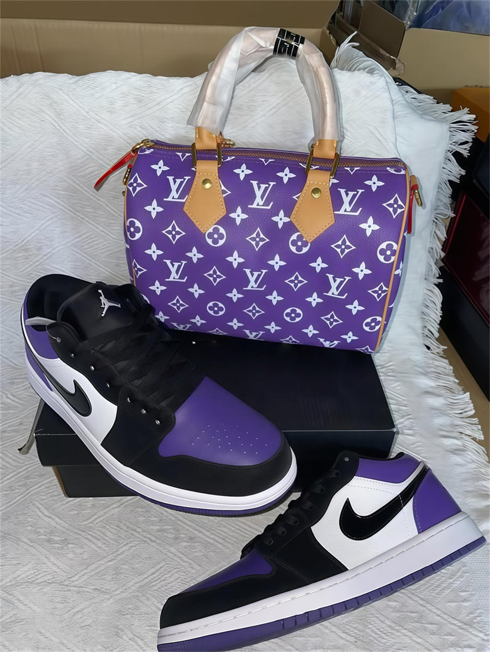 High quality sport shoes & handbag free shipping LOV #X1230 - Image 1