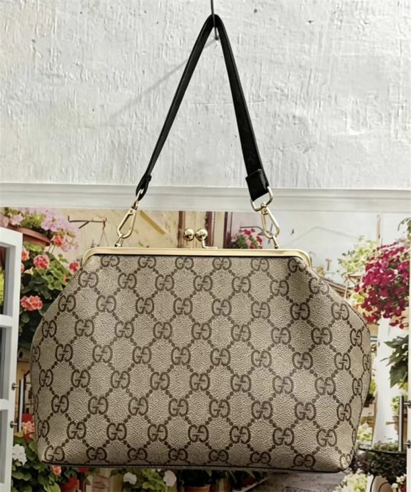 Wholesale fashion handbag size:43*33*20cm GUI #X1238