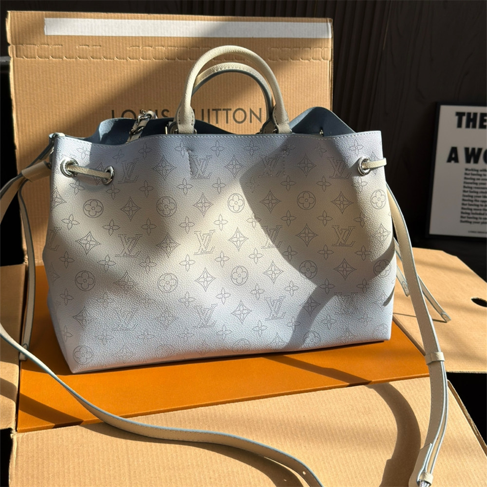 Top quality leather bucket bag size:33*23cm LOV #X1243 - Image 3
