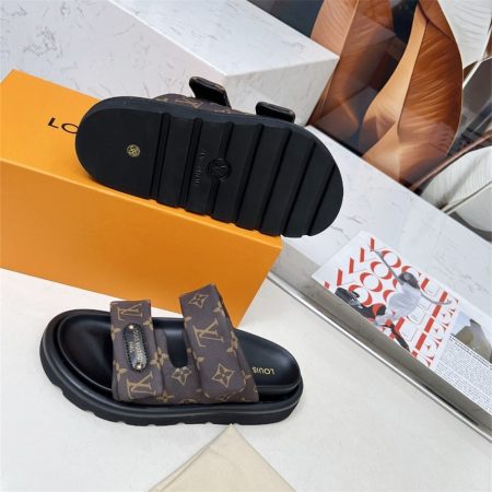 High quality  slipper size:5-11 with box LOV ALS #X1257 - Image 2