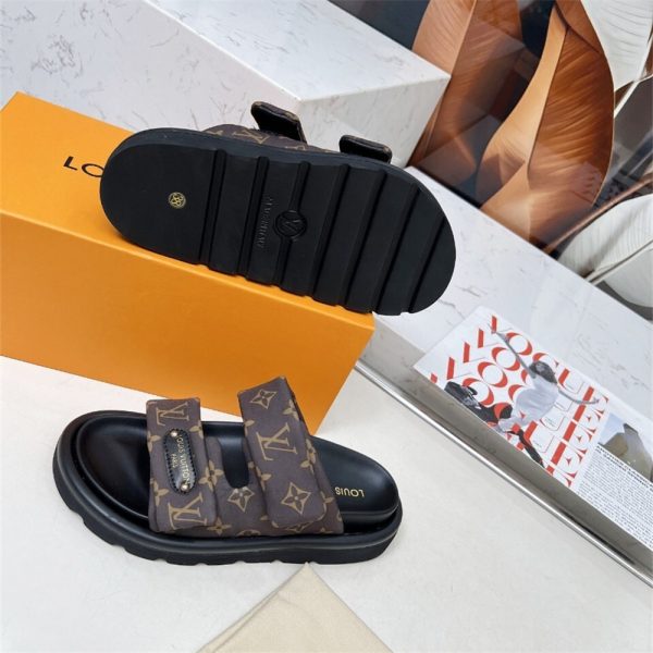 High quality  slipper size:5-11 with box LOV ALS #X1257