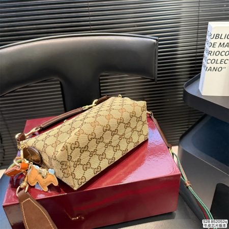 High quality shoulder bag size:18*14.5cm GUI #X1320 - Image 4
