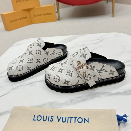 High quality couple slippers size:5-11 with box LOV #X1408 - Image 3