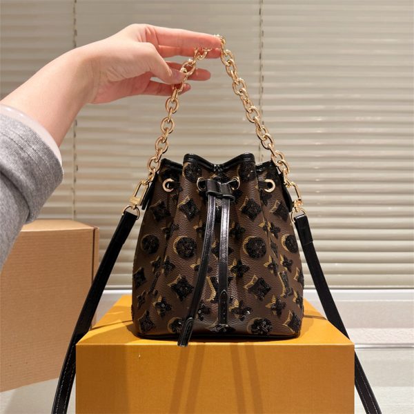 High quality bucket bag size:19*18cm LOV DS #X1414