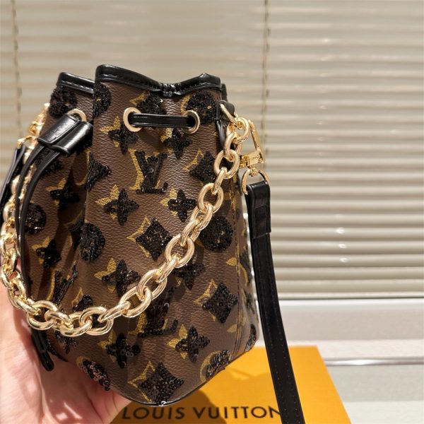 High quality bucket bag size:19*18cm LOV DS #X1414