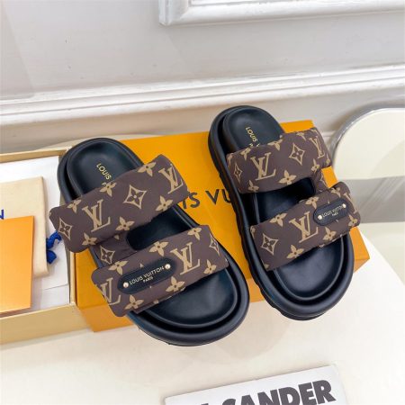 High quality slippers & makeup bag  free shipping LOV #X1435 - Image 3