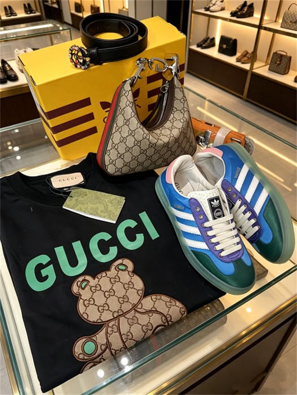 High quality sneaker & shoulder bag & T-shirt & belt set free shipping GUI #X1488 - Image 1