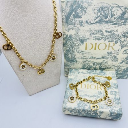 Wholesale Fashion Necklace and Bracelet Set DIR #X1508