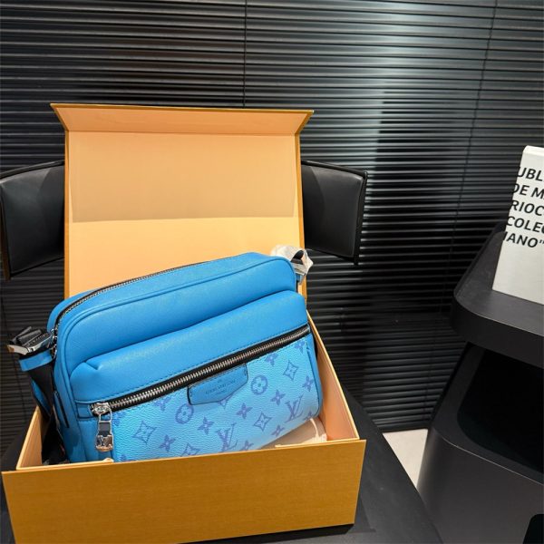 Wholesale messenger bag size:25*19m LOV #Z0016