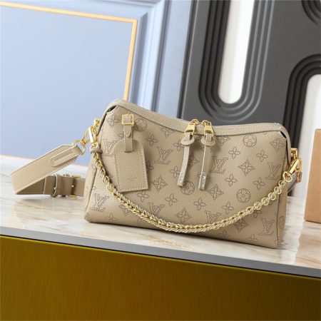 High quality shoulder bag size:29*18*13cm LOV #Z0046
