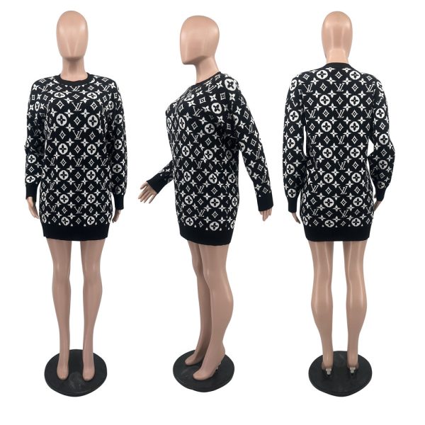 Wholesale fashion sweater size:S-2XL LOV #Z0097