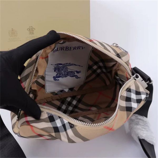 1 set fashion sneakers & shoulder bag free shipping  BUY #Z0127