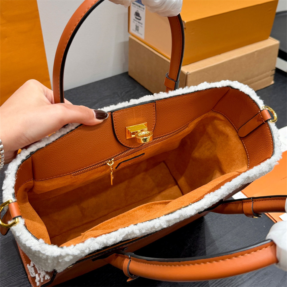 High quality fashion Tote bag size:30cm LOV #Z0188 - Image 5