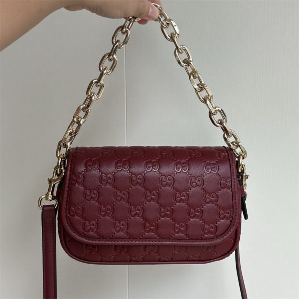 High quality shoulder size:20.5*13*7cm GUI Z0261