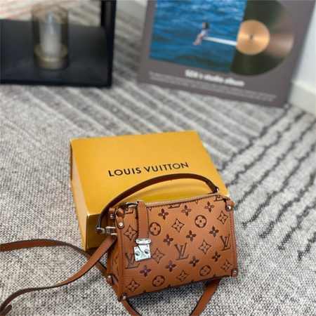 High quality shoulder bag size:20*14cm LOV #Z0434 - Image 4