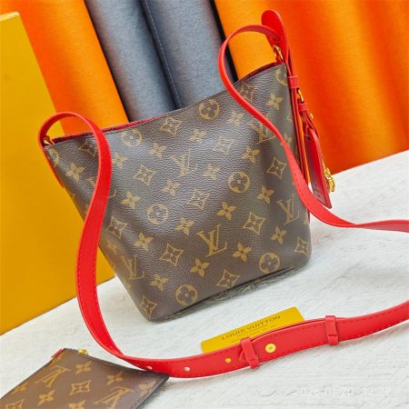 High quality bucket bag size:16*18*12cm LOV #Z0437
