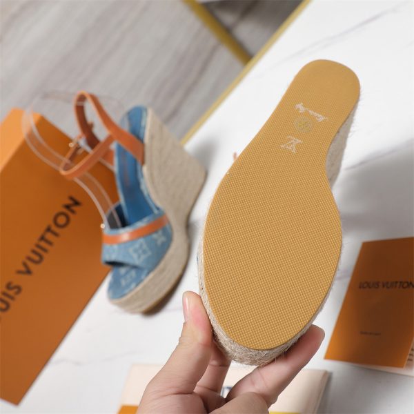 High quality sandals size:5-11 with box free shipping LOV ##Z0438