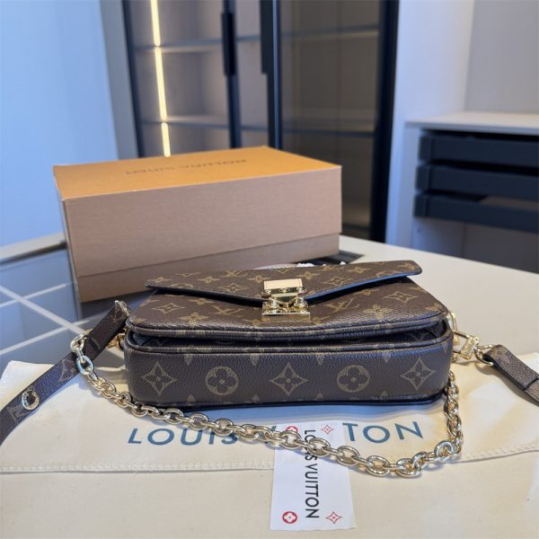 Wholesale shoulder bag size:21*14*6cm LOV DS #Z0453