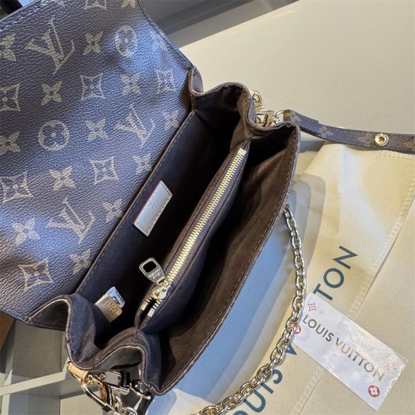 Wholesale shoulder bag size:21*14*6cm LOV DS #Z0453