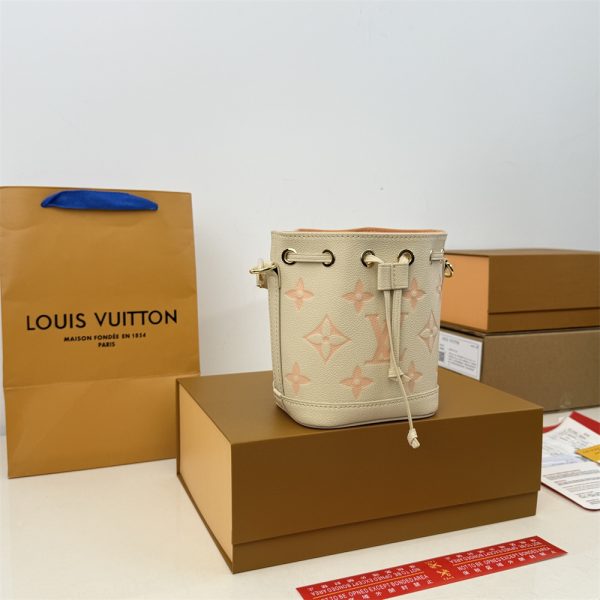 High quality bucket bag size:13*10*16m LOV #Z0481