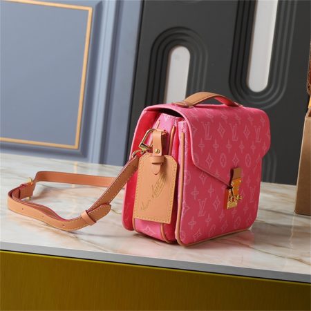 High quality shoulder bag size:25*19*7cm LOV #Z0531 - Image 2