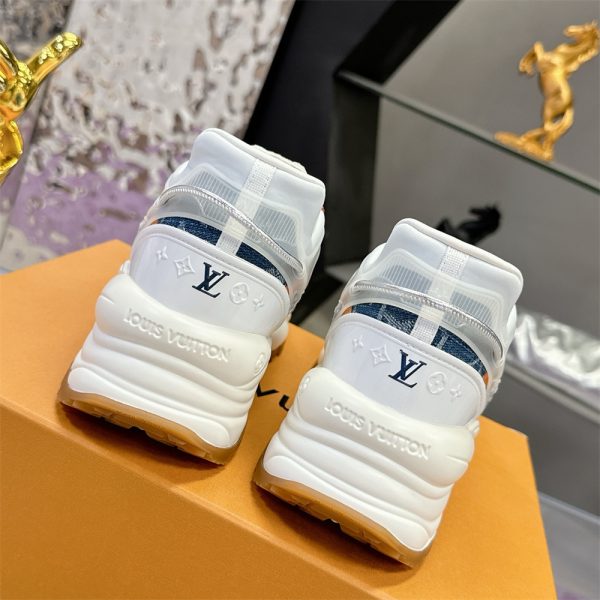 High quality sneaker size:5-12 with box free shipping LOV #Z0582
