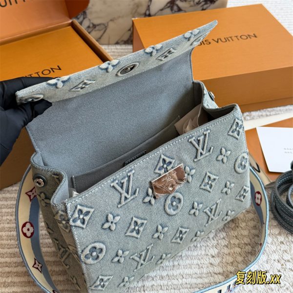 High quality Handbag size:26cm LOV #Z0638