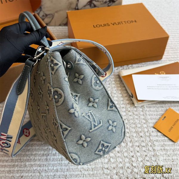 High quality Handbag size:26cm LOV #Z0638